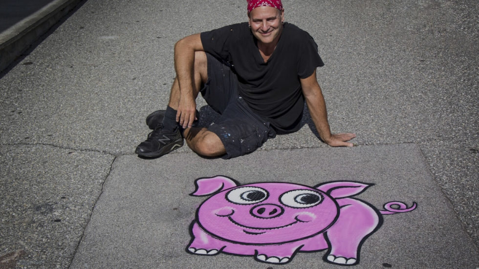 interventions urbaines par l'artiste Tom Bob (New York) à Vétroz